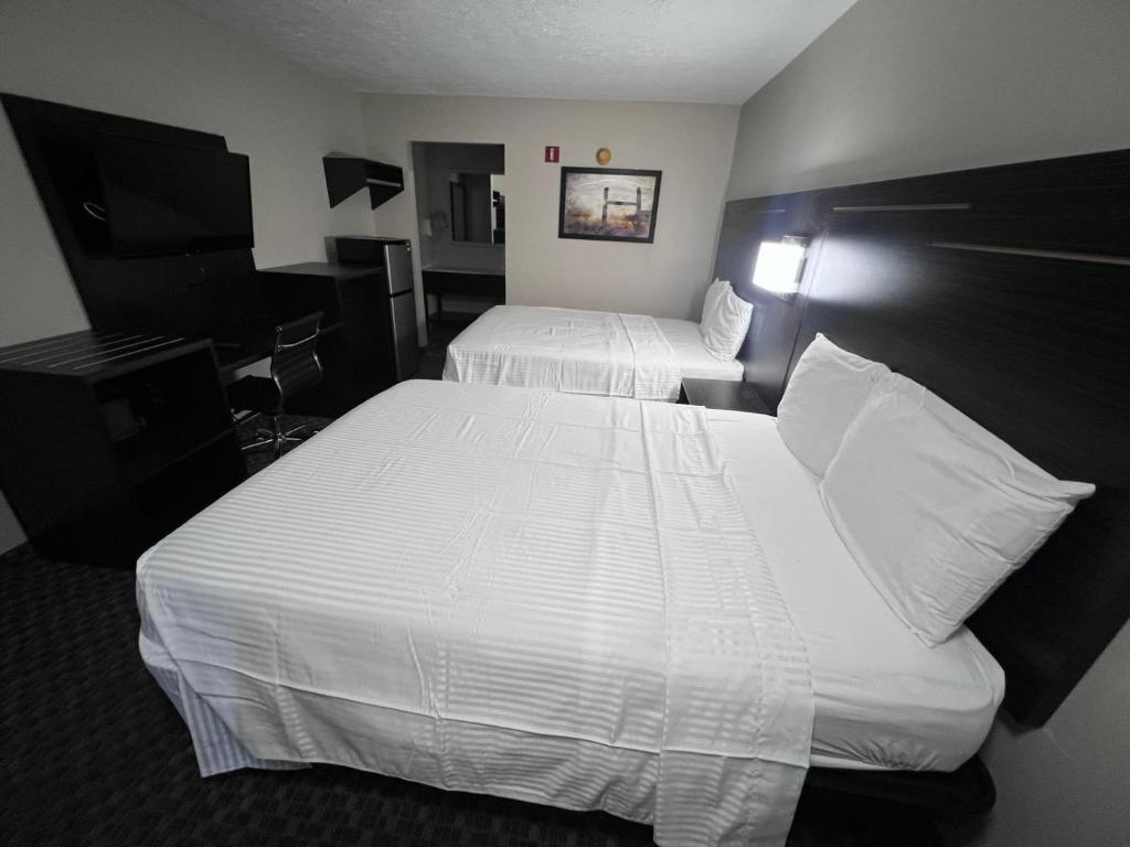 Country Nights Inn Exterior